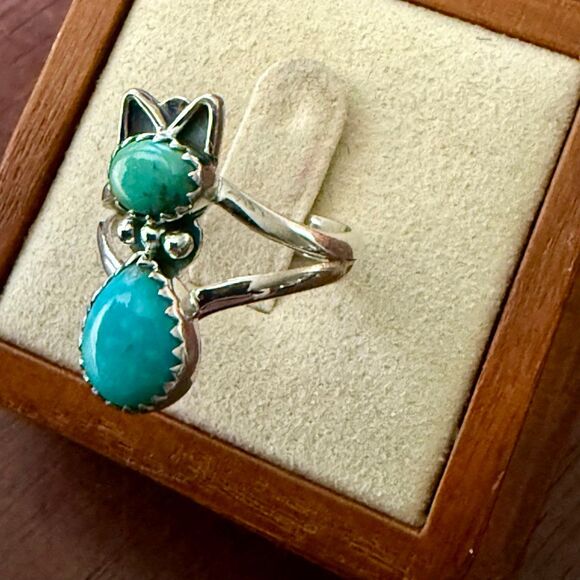 Southwest Kingman Turquoise Cat Ring Artisan Handmade Sterling Silver Size 7 - Picture 2 of 7